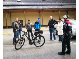 Medobčinskemu inšpektoratu in redarstvu občina podarila električno kolo 1